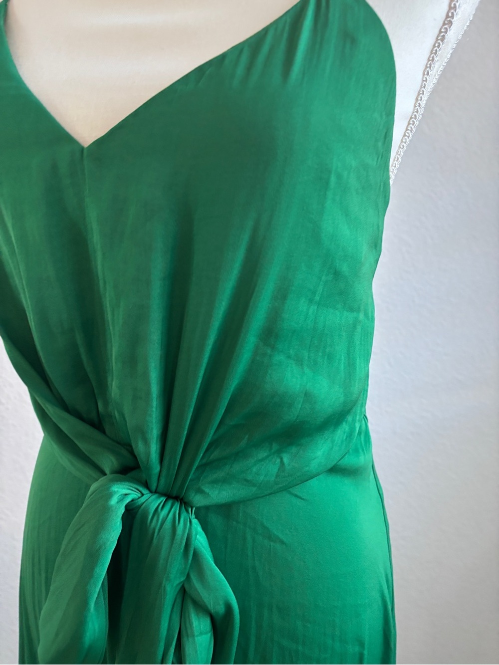 Emerald Green Tie-Waist Maxi Dress with Spaghetti Straps - Picture 2 of 5